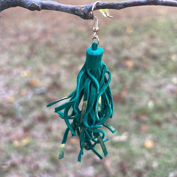 Deep peacock green faux suede earrings - Picture 9 of 9